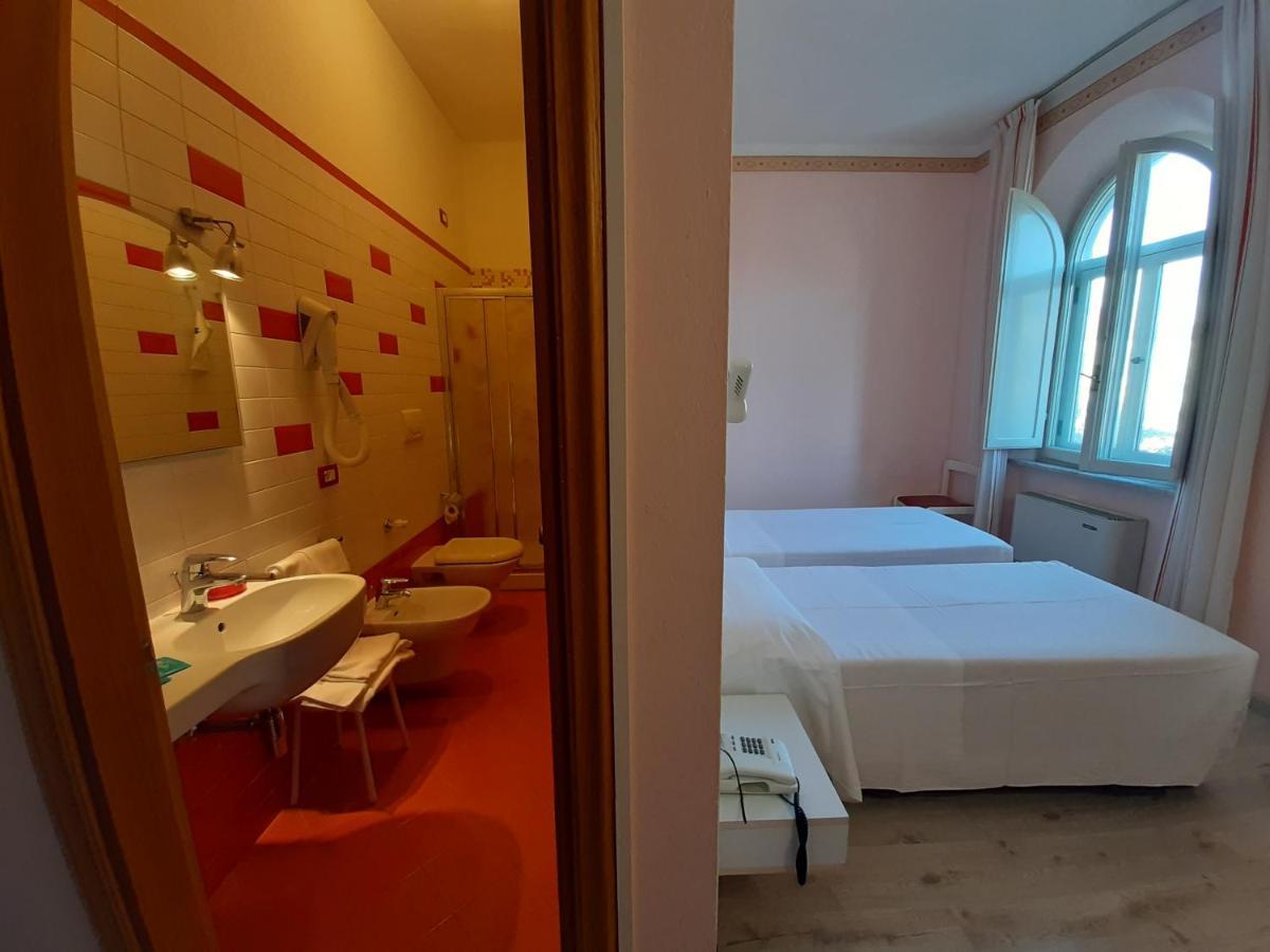 Elba Hotel Rosignano Solvay Buitenkant foto