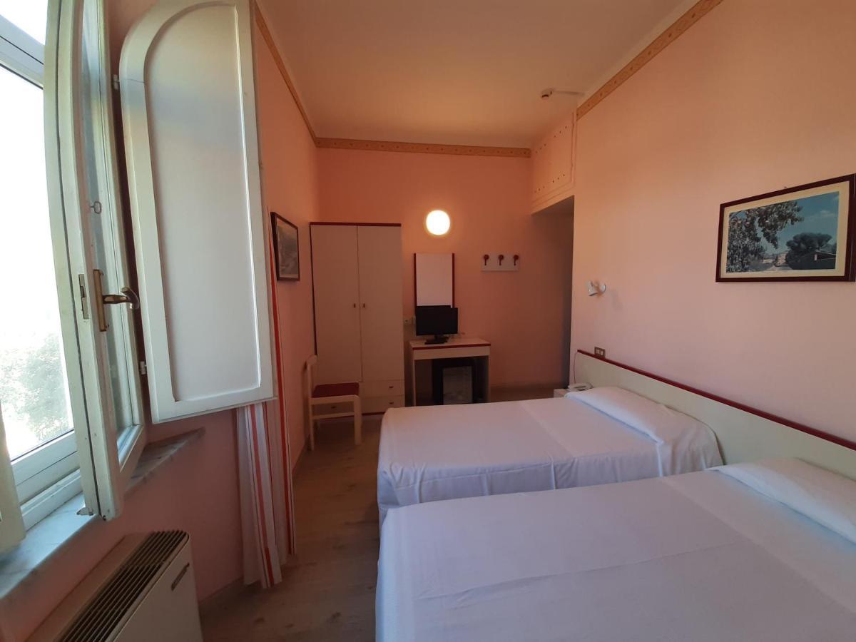 Elba Hotel Rosignano Solvay Buitenkant foto