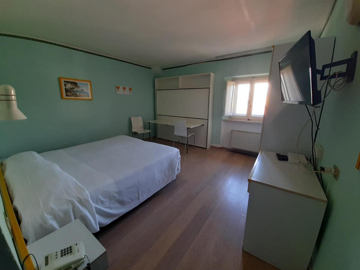 Elba Hotel Rosignano Solvay Buitenkant foto