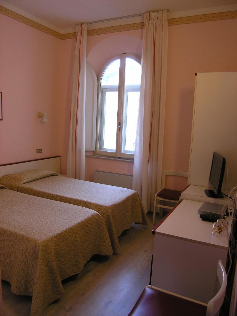 Elba Hotel Rosignano Solvay Buitenkant foto