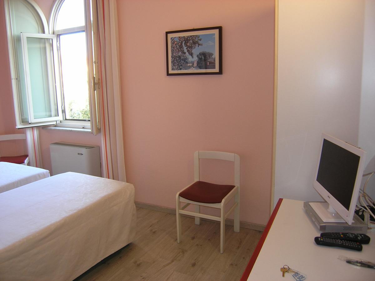 Elba Hotel Rosignano Solvay Buitenkant foto